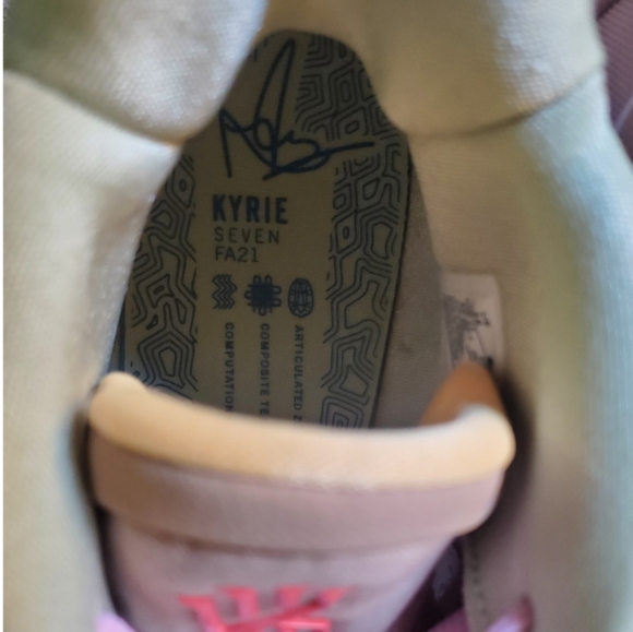 Nike • Mens Size 16 • Kyrie 7  1 World 1 People • Regal Pink • Basketball Shoes - Picture 11 of 15
